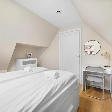 Marken Townhouse New 2025 شقة